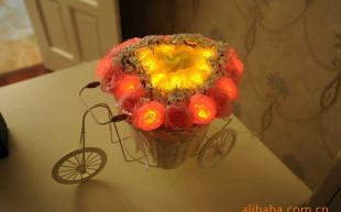 創意點亮生活 供應LED發光花卉、絹花盆景等多元化禮品花卉解析